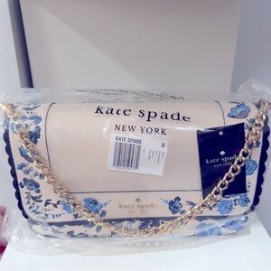 kate spade Madison Floral
Printed  Flap Convertible
Crossbody